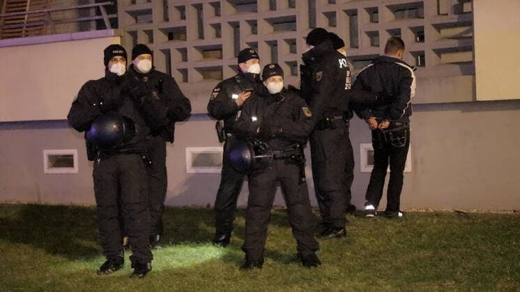 ID 496 The city of Dresden prepared on Thursday evening for one of the largest cross-thinker demons