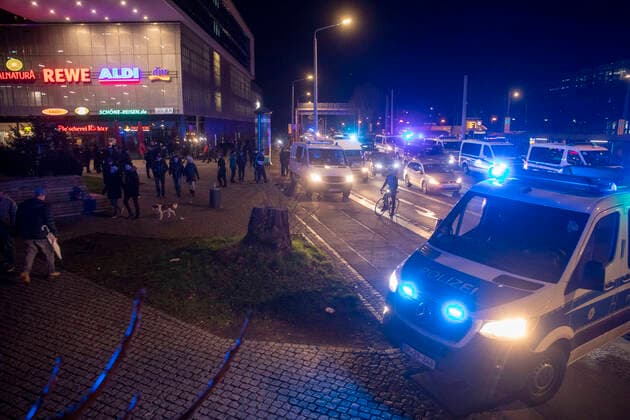 ID 496 The city of Dresden prepared on Thursday evening for one of the largest cross-th
