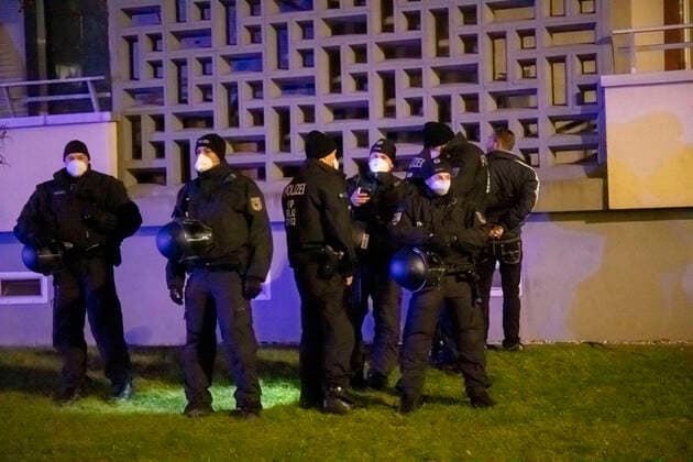 ID 496 The city of Dresden prepared on Thursday evening for one of the largest cross-th