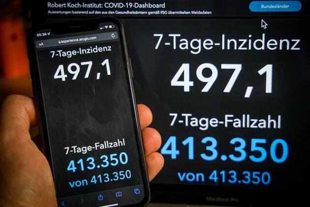 Coronavirus in Germany Covid 19 Robert Koch Institute dashboard 15 01 2022 Robert Koch Institute 7 days incidence 497.1 7 days number of cases 413 350 COVID 19 cases 7 913 473 additions of 78 022 compared with the previous day COVID 19 deaths 115 572 additions of 235 compared with the previous day