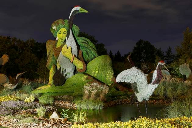 Lichtmalerei-Fotografie einer Gartenskulptur, Botanischer Garten, Montreal, Provinz Quebec, Kanada, Nordamerika *** Light painting photograph of a garden sculpture, Botanical Garden, Montreal, province of Quebec, Canada, North America Copyright: imageBROKER GuentherxSchwermer iblgsc07227667.jpg