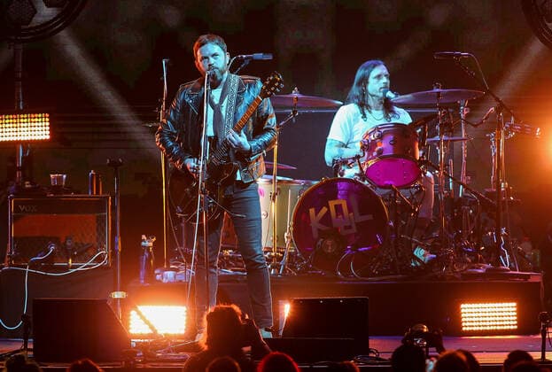 January 15, 2022, Inglewood, CA, USA: INGLEWOOD, CALIFORNIA - JANUARY 15: (L-R) Caleb Followill and Nathan Followill of Kings Of Leon perform onstage during iHeartRadio ALTer EGO presented by Capital One at The Forum on January 15, 2022 in Inglewood, California. Inglewood USA - ZUMAs181 20220115_zea_s181_076 Copyright: xImagespacex