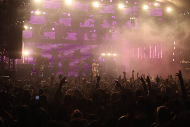 Thiaguinho Konzert in Florianopolis January 16, 2022, Florianopolis, Santa Catarina, Brazil: Brazilian singer Thiaguinho performs during a show at Hot Summer 2022, at P12 in Jurere Internacional, in the city of Florianopolis, Santa Catarina, on Sunday night (16).  Copyright: xLecoxVianax