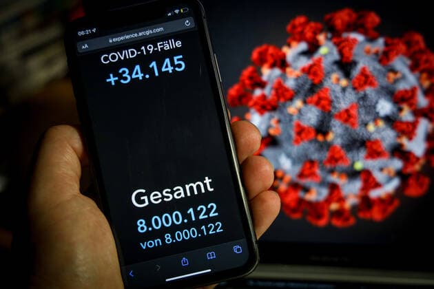 Number of COVID 19 cases exceeds 8 million Coronavirus in Germany Covid 19 Dashboard of Robert Koch Institute 17 01 2022 Robert Koch Institute 7 days Incidence 528.2 7 days Number of cases 439 243 COVID 19 cases 8 000 122 Addition by 34 145 compared to previous day COVID 19 deaths 115 649 Addition by 30 compared to previous day