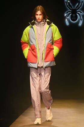 Bilder des Jahres 2022, Entertainment 01 Januar Entertainment Themen der Woche KW03 Entertainment Bilder des Tages Milan Fashion Week, Men Fall Winter. 2022 2023 Milan, Men s Fashion Fall Winter 2022 2023. Spyder fashion Show Pictured: Model  Copyright: xSimonaxChiocciax xIPAx xFotosickix