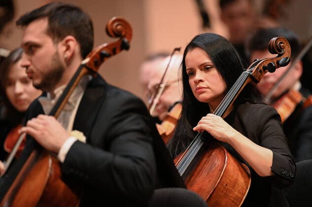 Russia Music Pianist Douglas Concert 6743614 17.01.2022 Musicians the Moscow State Academic Symphony Orchestra conducted by Pavel Kogan perform with British pianist, winner of the VIII International Tchaikovsky Competition Barry Douglas at a concert in Moscow, Russia. Ramil Sitdikov Sputnik Moscow Russia  Copyright: xRamilxSitdikovx