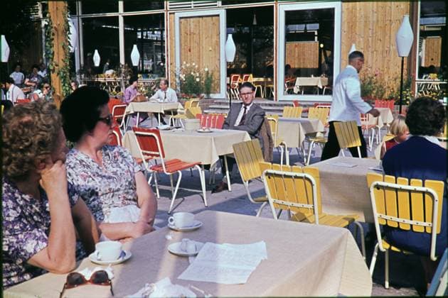 Berlin GER, Berlin, 20220110, Aufnahme ca. 1957, Strassenzene, Interbau, Restaurant *** Berlin GER, Berlin, 20220110, photo ca 1957, street scene, interbau, restaurant