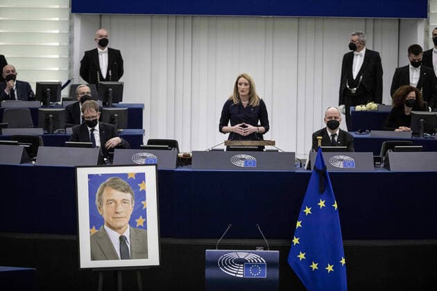 Bilder des Jahres 2022, News 01 Januar News Themen der Woche KW03 News Bilder des Tages Roberta Metsola Hommage au dÃ funt prÃ sident du Parlement europÃ en, David Sassoli, au Parlement europÃ en Ã Strasbourg, le 17 janvier 2022. NEWS: CÃ rÃ monie a la mÃ moire du PrÃ sident David SASSOLI (1956 - 2022) ElyxandroCegarra Panoramic 