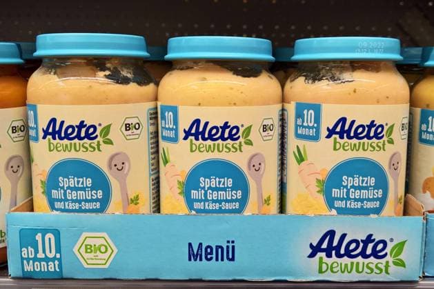 Alete baby food or infant food Alete from Latin alite nourishes is infant milk food, or bottle food and drinks for infants, as well as juices and tea for pregnant women and breastfeeding In 2012, products of the Alete brand in Germany had a market share of about 17.8 percent and were in thir