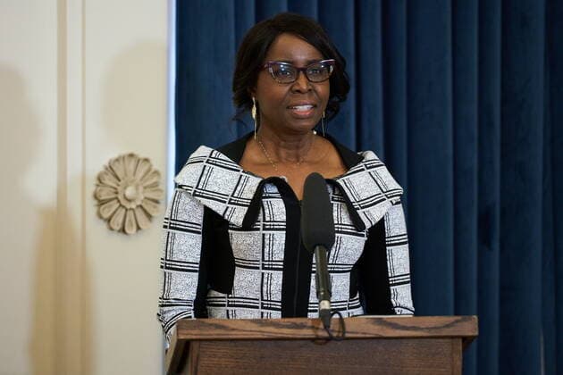 January 18, 2022, Winnipeg, MB, CANADA: Audrey Gordon, Minister of Health is sworn in at the Manitoba Legislative Building in Winnipeg, Tuesday, January 18, 2022. Winnipeg CANADA  - ZUMAc35_ 20220118_zaf_c35_094 Copyright: xDavidxLipnowskix