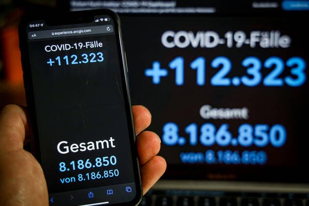 Coronavirus in Deutschland - Covid-19-Dashboard des Robert Koch-Institut 19.01.2022: Robert Koch-Institut: 7-Tage-Inzidenz 584,4. 7-Tage-Fallzahl 485.995. COVID-19-Fälle 8.186.850. Zugang um 112.323 gegenüber dem Vortag. COVID-19-Todesfälle 116.081. Zugang um 239 gegenüber dem Vortag.