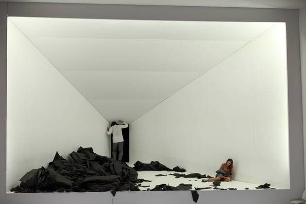 Bilder des Jahres 2022, Entertainment 01 Januar Entertainment Themen der Woche KW03 Carlo Vistoli (als Orfeo) und Nadja Mchantaf (als Euridice) während der Fotoprobe für Orfeo ed Euridice in der Komischen Oper Berlin, 19. Januar 2022. Azione teatrale per musica in drei Akten von Christoph Willibald Gluck. Musikalische Leitung David Bates. Inszenierung Damiano Michieletto. Bühne Paolo Fantin. Kostüme Klaus Bruns. Premiere ist am 23. Januar 2022. Komische Oper Berlin Orfeo ed Euridice