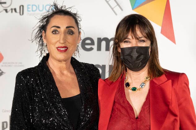 Rossy de Palma und Mabel Lozano bei der Verleihung der Premios Cygnus 2022, de Cine Solidario y de Valores in der Universität Alcala. Alcala de Henares, 20.01.2022 Mabel Lozano  Foto:xDyDxFotografosx xFuturexImage