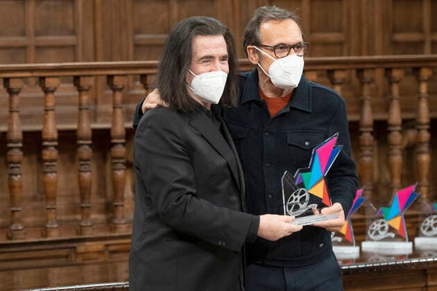 Luis Cobos und Alberto Iglesias bei der Verleihung der Premios Cygnus 2022, de Cine Solidario y de Valores in der Universität Alcala. Alcala de Henares, 20.01.2022 Luis Cobos, Alberto Iglesias  Foto:xDyDxFotografosx xFuturexImage