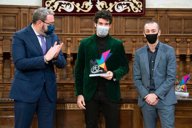 Miguel Angel Munoz und David Casas Risco bei der Verleihung der Premios Cygnus 2022, de Cine Solidario y de Valores in der Universität Alcala. Alcala de Henares, 20.01.2022 Miguel Ãngel Munoz, David Casas Risco  Foto:xDyDxFotografosx xFuturexImage