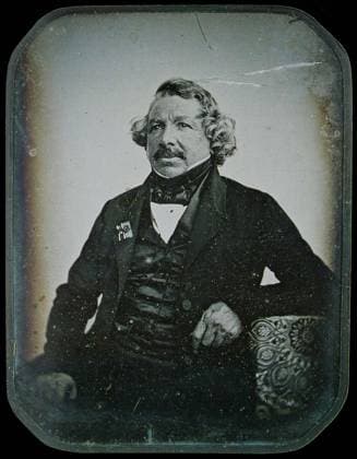 Louis Jacques Mandé Daguerre, 18. November 1787 - 10. Juli 1851, war ein französischer Maler und Erfinder des ersten kommerziell nutzbaren fotografischen Verfahrens, der Daguerreotypie Louis Jacques Mandé Daguerre, November 18, 1787 - July 10, 1851, was a French painter and inventor of the first commercially viable photographic process, the daguerreotype, Historisch, historical, digital improved reproduction of an original artwork from the time digital restaurierte Reproduktion einer Originalvorlage aus der damaligen Zeit, genaues Originaldatum nicht bekannt