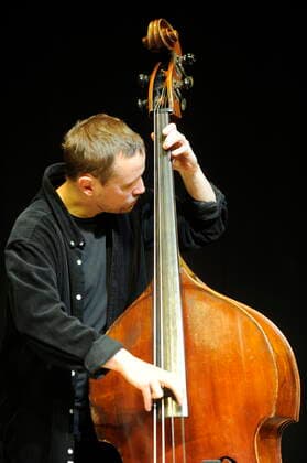 Der schwedische Jazz-Bassist Petter Eldh in der Essener Philharmonie. Swedish jazz bassist Petter Eldh at the Philharmonie Essen. Essen NRW DEU;DE;GERMANY;DEUTSCHLAND;ALLEMAGNE