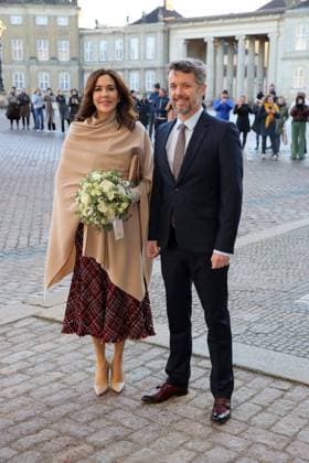 Königin Margrethe von Dänemark eröffnet Ausstellung von Schmuckstücken in Kopenhagen 21-01-2022 Denmark Princess Mary and Prince Frederik at the opening of A Queen s Jewelry Box at the Amalienborg museum in Christian VIII s Palace at Amalienborg in Copenhagen. Â  Copyright: xPPEx