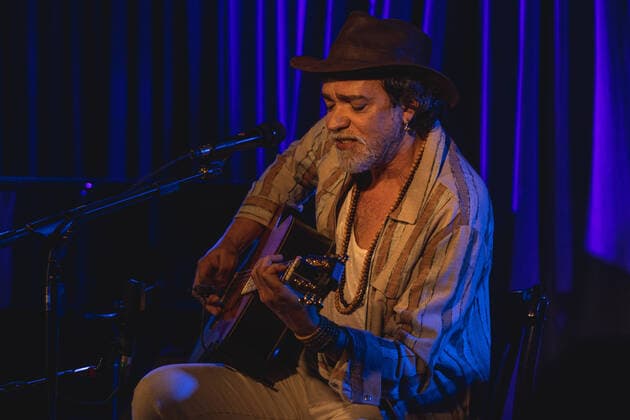 SÃO PAULO, SP - 21.01.2022: PAULINHO MOSKA NO BLUE NOTE SÃO PAULO - The singer Paulinho Moska performed this Friday night (21) at Blue Note São Paulo in an intimate show of voice and guitar where he presented hits from his career and from his new album & 39;Beleza e Medo& 39;. On Saturday the singer performs again at 20:00 in the same place. x2162359x  YurixMurakami