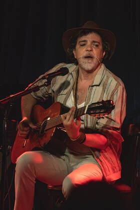 SÃO PAULO, SP - 21.01.2022: PAULINHO MOSKA NO BLUE NOTE SÃO PAULO - The singer Paulinho Moska performed this Friday night (21) at Blue Note São Paulo in an intimate show of voice and guitar where he presented hits from his career and from his new album & 39;Beleza e Medo& 39;. On Saturday the singer performs again at 20:00 in the same place. x2162373x  YurixMurakami