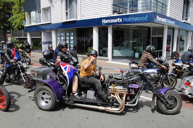 January 22, 2022, Christchurch, Canterbury, New Zealand: Motorcyclists attended the antivax protest in Merivale in large numbers..Protesters take to the streets in the affluent suburb of Merivale in protest against the mandatory Covid19 vaccination. Christchurch New Zealand - ZUMAs197 20220122_zaa_s197_027 Copyright: xAdamxBradleyx
