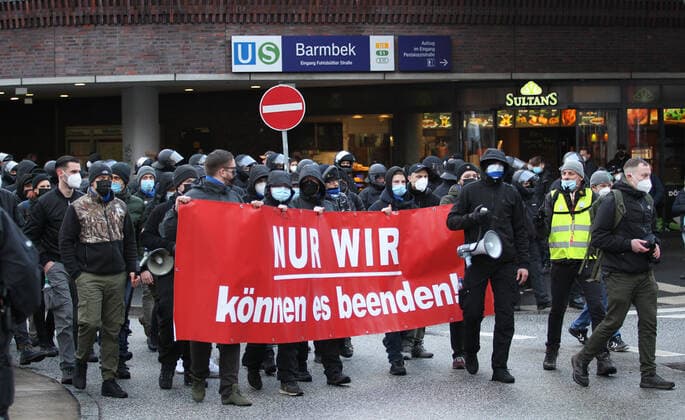 Demonstration of critics of the Corona measures in Barmbek The kick-off rally took place on Bert Kaempfert Platz From there, the protest marched in the direction of Fuhlsbüttel The demonst