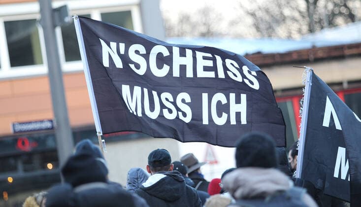 Demonstration of critics of the Corona measures in Barmbek The kick-off rally took place on Bert Kaempfert Platz From there, the protest marched in the direction of Fuhlsbüttel The demonst