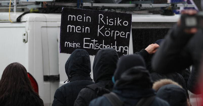 Demonstration of critics of the Corona measures in Barmbek The kick-off rally took place on Bert Kaempfert Platz From there, the protest marched in the direction of Fuhlsbüttel The demonst
