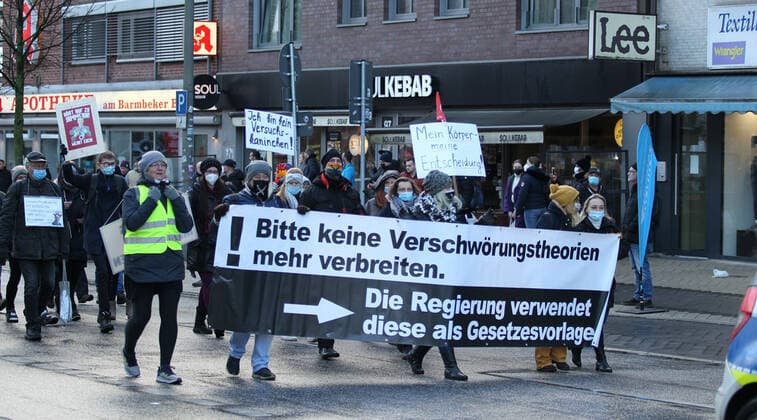 Demonstration of critics of the Corona measures in Barmbek The kick-off rally took place on Bert Kaempfert Platz From there, the protest marched in the direction of Fuhlsbüttel The demonst