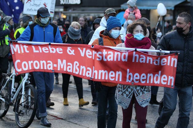 Demonstration of critics of the Corona measures in Barmbek The kick-off rally took place on Bert Kaempfert Platz From there, the protest marched in the direction of Fuhlsbüttel The demonst