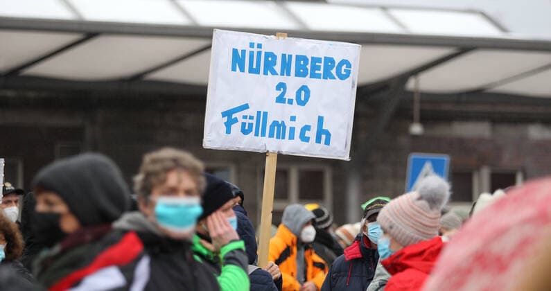 Demonstration of critics of the Corona measures in Barmbek The kick-off rally took place on Bert Kaempfert Platz From there, the protest marched in the direction of Fuhlsbüttel The demonst