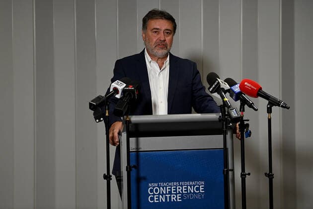 NSW TEACHERS FEDERATION PRESSER, Teachers Federation president Angelo Gavrielatos speaks to the media during a press conference in Sydney, Sunday, January 23, 2022. Teachers and principals, along with the NSW Teachers Federation will closely monitor the effectiveness of Covid risk mitigation measures as thousands of teachers and students return to the classroom. ( NO ARCHIVING, EDITORIAL USE ONLY, NO USE IN BOOKS WITHOUT CONSENT SYDNEY NSW AUSTRALIA  Copyright: xBIANCAxDExMARCHIx 20220123001616080811