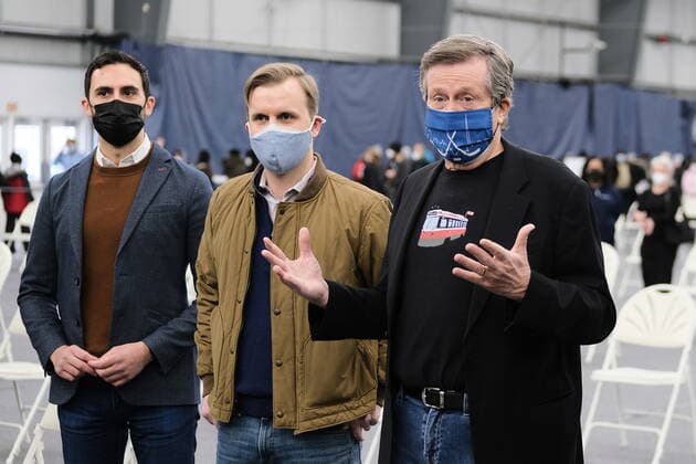 January 23, 2022, Toronto, ON, Canada: Mayor John Tory, right, speaks at the opening of a COVID-19 vaccine clinic in Toronto on Sunday Jan. 23, 2022. Toronto officials officially opened a one-day COVID-19 vaccination mega-clinic in the city s northwest on Sunday. Toronto Canada  - ZUMAc35_ 20220123_zaf_c35_033 Copyright: xR.J.xJohnstonx