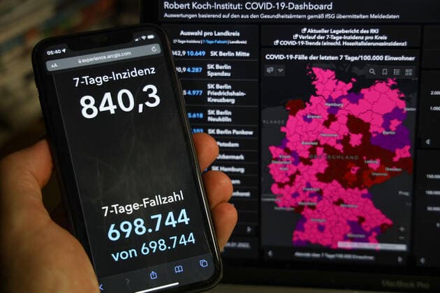 Coronavirus in Germany Covid 19 Robert Koch Institute dashboard 24 01 2022 Robert Koch Institute 7 days incidence 840.3 7 days number of cases 698 744 COVID 19 cases 8 744 840 addition by 63 393 compared to previous day COVID 19 deaths 116 746 addition by 28 compared to previous day