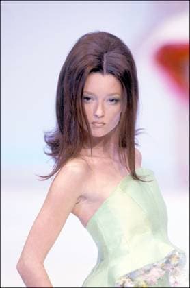 Défilé de mode Haute Couture, Printemps Eté 1999. Mugler - Audrey Marnay. 25722 0000-00-00 France Marnay, Audrey  Copyright: xGuyxMarineaux STAR_25722_011