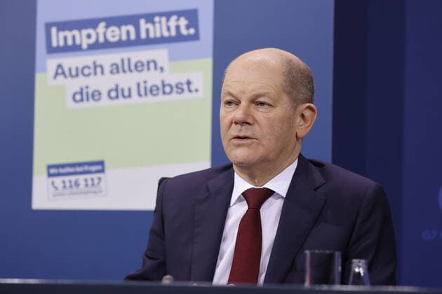 Olaf Scholz, Chancellor of the Federal Republic of Germany, Berlin, Press conference of BK Scholz, MP Wüst and the RBMin Giffey following the consultation with the heads of government of the federal states on the current situation of the Corona pandemic.