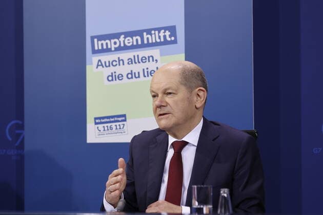 Olaf Scholz, Chancellor of the Federal Republic of Germany, Berlin, Press conference of BK Scholz, MP Wüst and the RBMin Giffey following the consultation with the heads of government of the federal states on the current situation of the Corona pandemic.