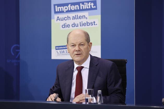 Olaf Scholz, Chancellor of the Federal Republic of Germany, Berlin, Press conference of BK Scholz, MP Wüst and the RBMin Giffey following the consultation with the heads of government of the federal states on the current situation of the Corona pandemic.