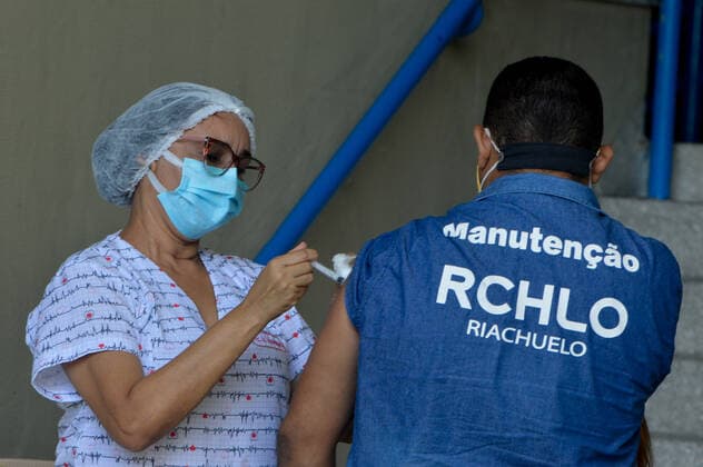 January 24, 2022, Natal, Rio Grande do Norte, Brazil: Movement at the premises of the second Center for Combating Influenza Syndromes and Covid-19, at Ginasio Nelio Dias, as set up by the Natal City Hall to meet the great demand of patients with flu symptoms, this Monday (24). The Center has doctors, medicines and tests to make an accurate diagnosis of the disease. In addition to welcoming, risk classification, medical consultation, rapid tests for covid, stabilization and referral, when necessary, to another point of care, such as the Emergency Care Units, which are receiving cases with more severe symptoms. Copyright: xJosexAldenirx
