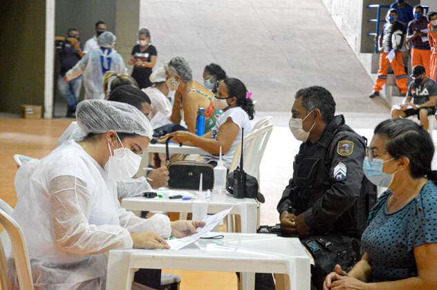January 24, 2022, Natal, Rio Grande do Norte, Brazil: Movement at the premises of the second Center for Combating Influenza Syndromes and Covid-19, at Ginasio Nelio Dias, as set up by the Natal City Hall to meet the great demand of patients with flu symptoms, this Monday (24). The Center has doctors, medicines and tests to make an accurate diagnosis of the disease. In addition to welcoming, risk classification, medical consultation, rapid tests for covid, stabilization and referral, when necessary, to another point of care, such as the Emergency Care Units, which are receiving cases with more severe symptoms. Copyright: xJosexAldenirx