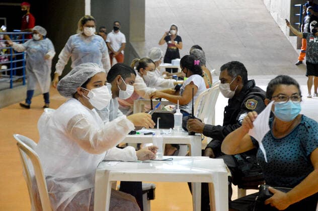 January 24, 2022, Natal, Rio Grande do Norte, Brazil: Movement at the premises of the second Center for Combating Influenza Syndromes and Covid-19, at Ginasio Nelio Dias, as set up by the Natal City Hall to meet the great demand of patients with flu symptoms, this Monday (24). The Center has doctors, medicines and tests to make an accurate diagnosis of the disease. In addition to welcoming, risk classification, medical consultation, rapid tests for covid, stabilization and referral, when necessary, to another point of care, such as the Emergency Care Units, which are receiving cases with more severe symptoms. Copyright: xJosexAldenirx
