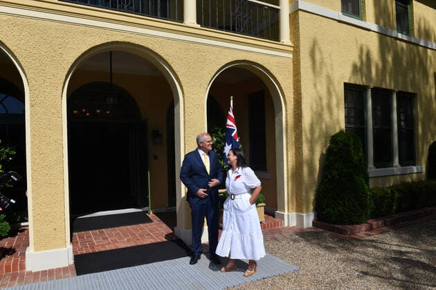 2022 AUSTRALIAN OF THE YEAR AWARDS MORNING TEA, Prime Minister Scott Morrison and wife Jenny during a morning tea for state and territory recipients in the 2022 Australian of the Year Awards at The Lodge in Canberra, Tuesday, January 25, 2022. ( NO ARCHIVING, EDITORIAL USE ONLY, NO USE IN BOOKS WITHOUT CONSENT CANBERRA ACT AUSTRALIA  Copyright: xMICKxTSIKASx 20220125001616760959