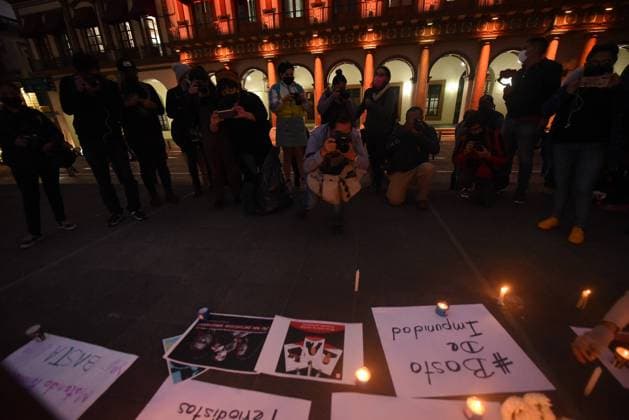 Mexiko, Gedenkveranstaltung für getötete Journalisten in Xalapa January 25, 2022: Journalists in Xalapa demonstrate for the murders of Margarito MartoÂ­nez, Lourdes Maldonado and Jose Luis Gamboa, journalists murdered in this year 2022. - ZUMAqp1_ 20220125_zip_qp1_015 Copyright: xHectorxAdolfoxQuintanarxPerezx