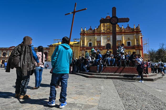 11th Anniversary Of The Death Of Bishop Samuel Ruiz Commemorated In Chiapas Hundreds of indigenous people from the villages surrounding San Cristobal de las Casas, took part in a pilgrimage and mass on the 11th anniversary of the death of Catholic Bishop Samuel Ruiz. Ruiz is best known for his role as mediator during the conflict between the Zapatista Army of National Liberation (EZLN) and the Institutional Revolutionary Party (PRI). Ruiz s diocese helped some hundreds of thousands of indigenous Maya people in Chiapas who were among Mexico s poorest marginalized communities. On Tuesday, January 25, 2022, in San Cristobal de las Casas, Chiapas, Mexico. San Cristobal de las Casas Mexico  Copyright: xArturxWidakx originalFilename: widak-11thanni220125_npZtS.jpg