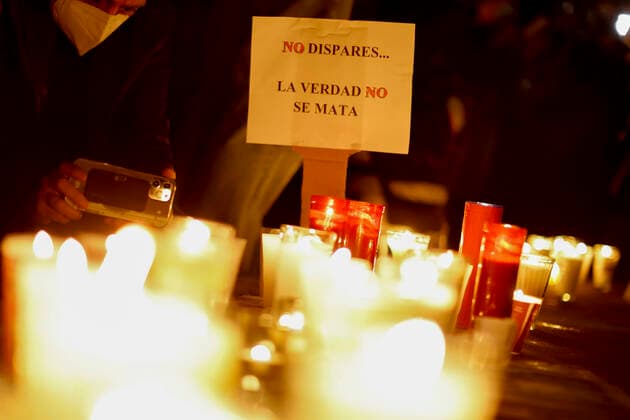 National Mobilization Demanding Justice For The Murdered Journalists Candles and banners were placed outside of the Mexican Interior Ministry (SEGOB) during a protest to demand justice for journalists murdered in Mexico on January 25, 2021 in Mexico City, Mexico. Journalists carried out different acts of protest around the country as part of the National Mobilization Periodismo en Riesgo to demand justice for the murdered colleagues Lourdes Maldonado, Margarito Esquivel and Jose Luis Gamboa during this beginning of the year. Mexico City Mexico  Copyright: xGuillermoxGutiÃ rrezx originalFilename: gutierrez-notitle220125_npV6m.jpg