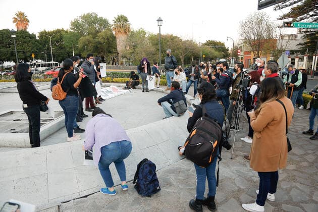 January 25, 2022, Queretaro, Mexico: Journalists from different media outlets gathered in the city of Queretaro to protest against the murder of the three journalists Jose Luis Arenas, Margarito Martinez and Lourdes Maldonado..From 2000 to date, ARTICLE 19 has documented 148 murders of journalists in Mexico, possibly related to their work. Of the total, 136 are men and 12 are women. Queretaro Mexico - ZUMAs197 20220125_zaa_s197_175 Copyright: xCesarxGomezx