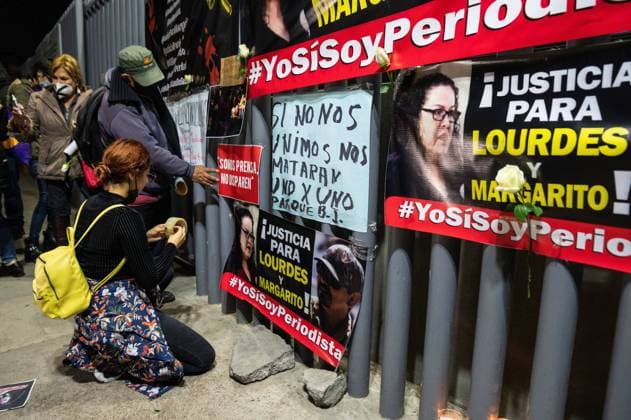January 26, 2022, Tijuana, Baja California, Mexico: Members of the press put up signs in front of the offices of the nationÃ¢â‚¬â ¢s general prosecutor as part of a nation wide protest of the recent killings of reporter Lourdes Maldonado and photographer Margarito MartoÂ­nez Esquivel. Tijuana Mexico - ZUMAn305 20220126_znp_n305_021 Copyright: xRaquelxNatalicchiox