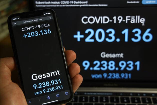 Coronavirus in Germany Covid 19 Robert Koch Institute dashboard 27 01 2022 Robert Koch Institute 7 days incidence 1017.4 7 days number of cases 846 025 COVID 19 cases 9 238 931 addition by 203 136 compared to previous day COVID 19 deaths 117 314 addition by 188 compared to previous day