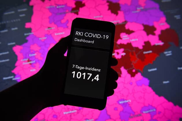 Coronavirus in Germany Covid 19 Robert Koch Institute Dashboard 27 01 2022, Robert Koch Institute 7 days Incidence 1017.4 7 days Number of cases 846 025 COVID 19 Cases 9 238 931 Additions increased by 203 136 from previous day COVID 19 Deaths 117 314 Additions increased by 188 from previous day xHDx
