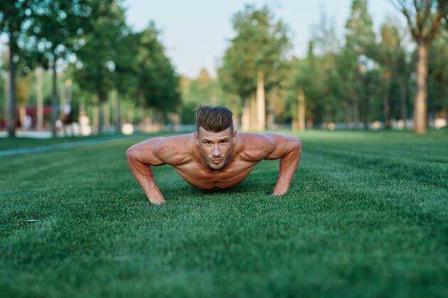 IMAGO Creative: 2022 Sport Favoriten IMAGO Creative: Sport in der Stadt sports man athletic workout exercise motivation fitness sports man athletic workout exercise motivation fitness. High quality photo Copyright: xx 40893142